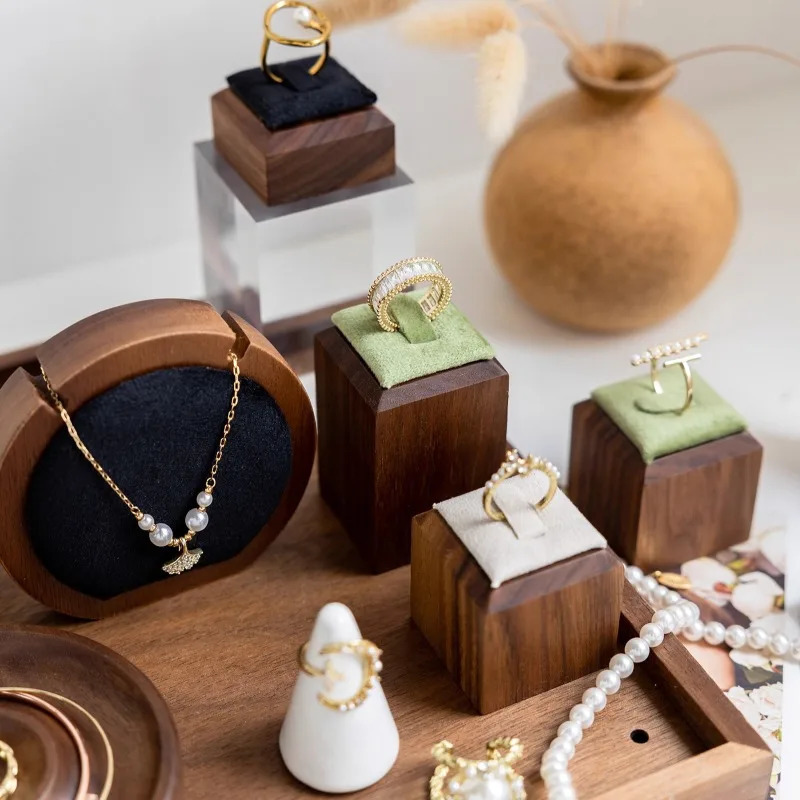 Solid Wood Jewelry Displays Stand Jeweler Necklace Showcase Rack Mini Rings Earrings Show Holder Live Pictures Display Props 251016