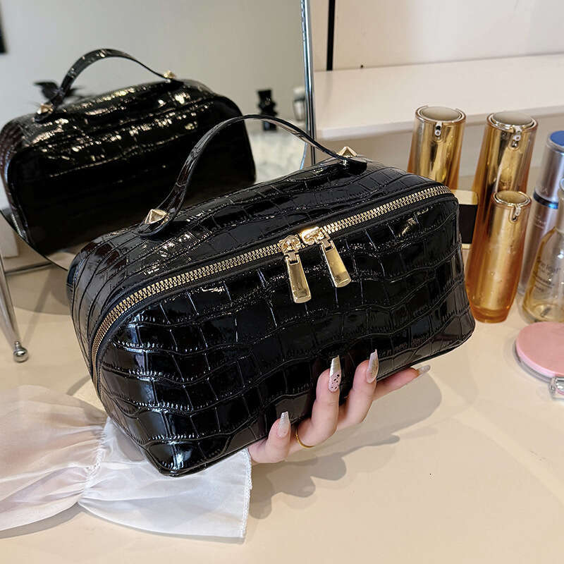 Designer Bag Luxury Bag Shoulder Bag 2025 New PU Leather High-End Crocodile Skin Pattern Makeup Large Capacity Cosmetic Organizer