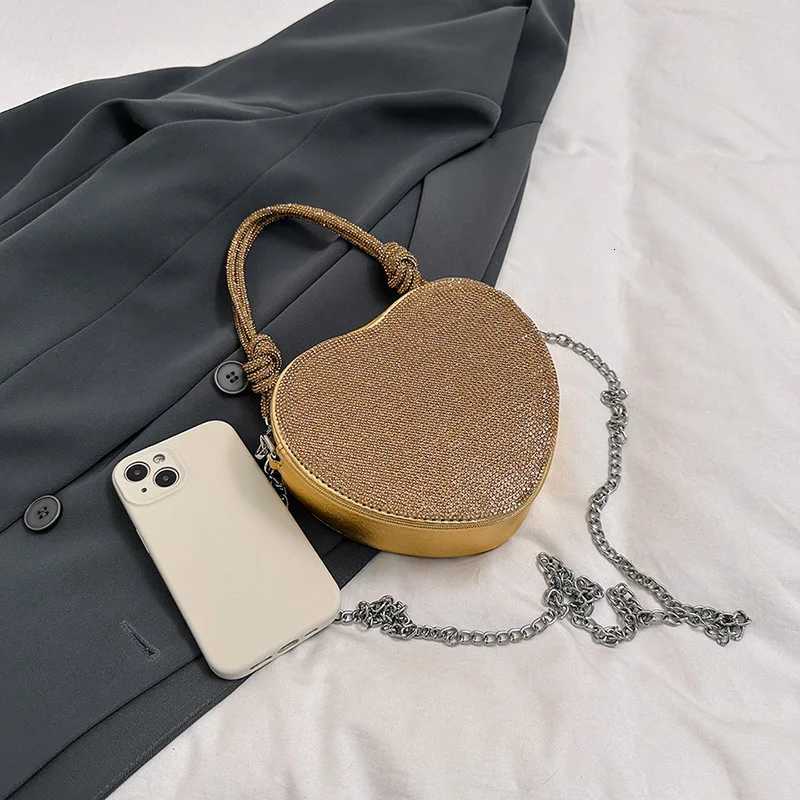 Luxury Diamonds Heart Design Handbags For Women Shiny Stone Women Shoulder Bag 2024 New Style Womens Bag Party Cute Purse Z251018