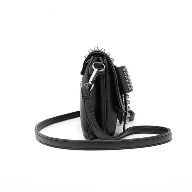 Vintage Brand Rivet Designer Messenger Bag Women Shoulder Crossbdoy Bag Fashion Skull Punk Bag Ladies Flap Handbags Z251018