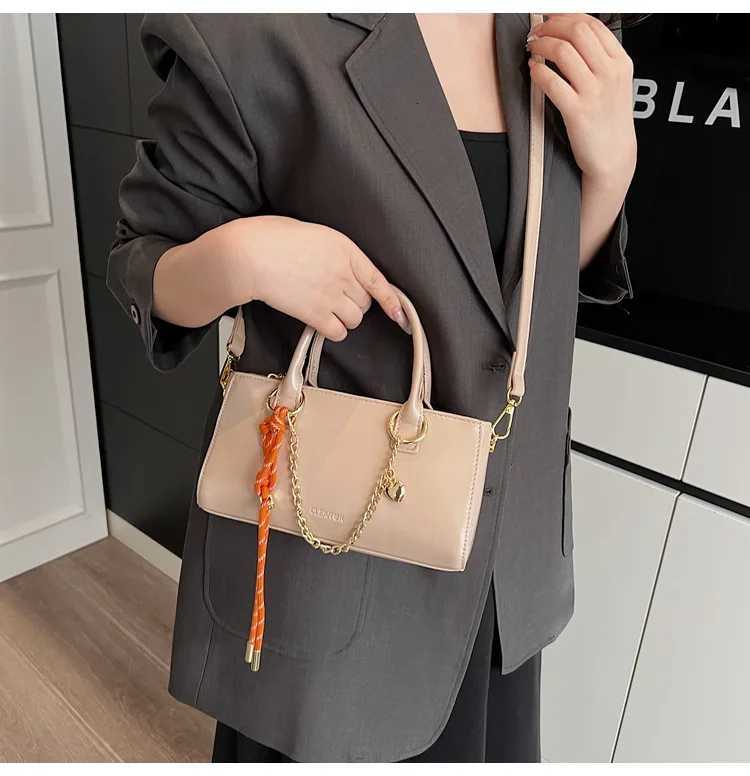 Luxury Designer Chain PU Leather Womens Handbag Retro Crossbody Bag Rectangle Tote Z251018