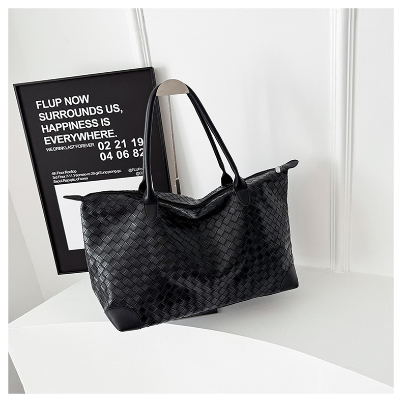 Luxury Brand Designer Bag Mommy Bag Short Trip Business Travel Portable Fashion Large Bag Storage Bag Large Capacity Korean Style Trendy Tote Bag