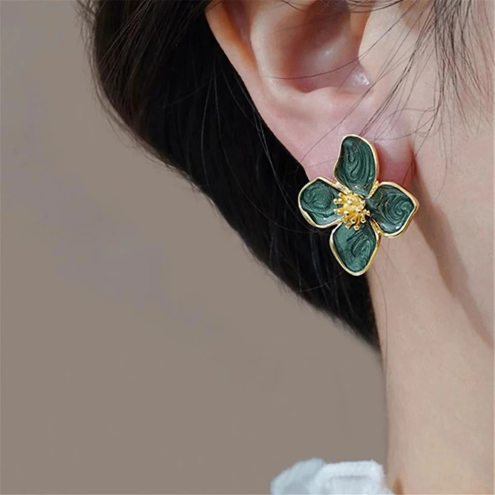Hibiscus Dropped Glaze Flower Stud Earrings for Women Girl French Ins Vintage Fashion Korean Wedding Romantic Jewelry Gifts 251013