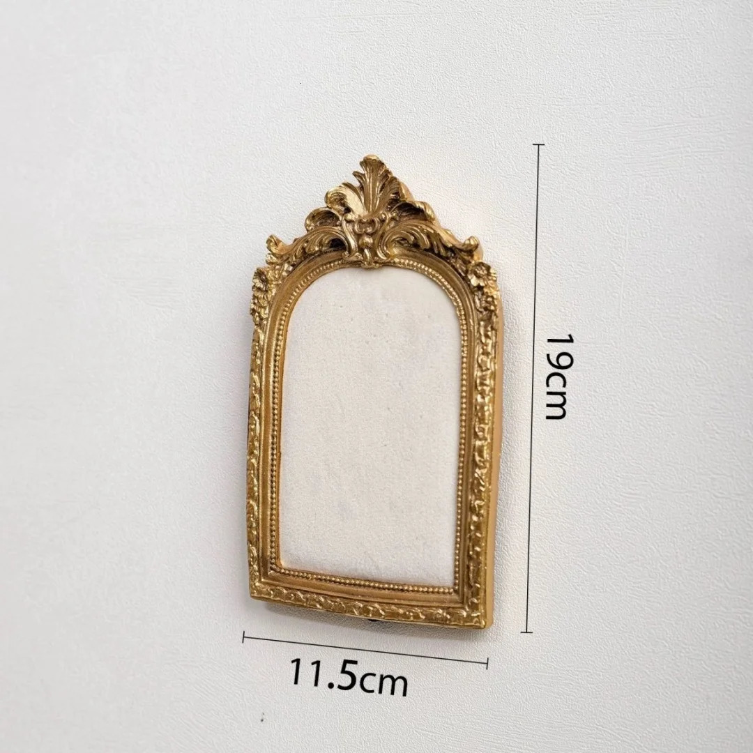 Vintage Resin Velvet Jewelry Display Stand Retro Necklace Bracelet Earring Pendant Display Props Holder Classic Jewelry Stand 251016