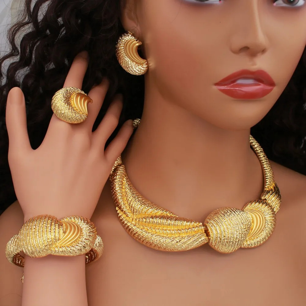 18K Gold Plated Big Jewelry Set Large Necklace Chunky Bangle Bracelet Moon Shape Piercing Earring Ring Women Wedding Gift 251016