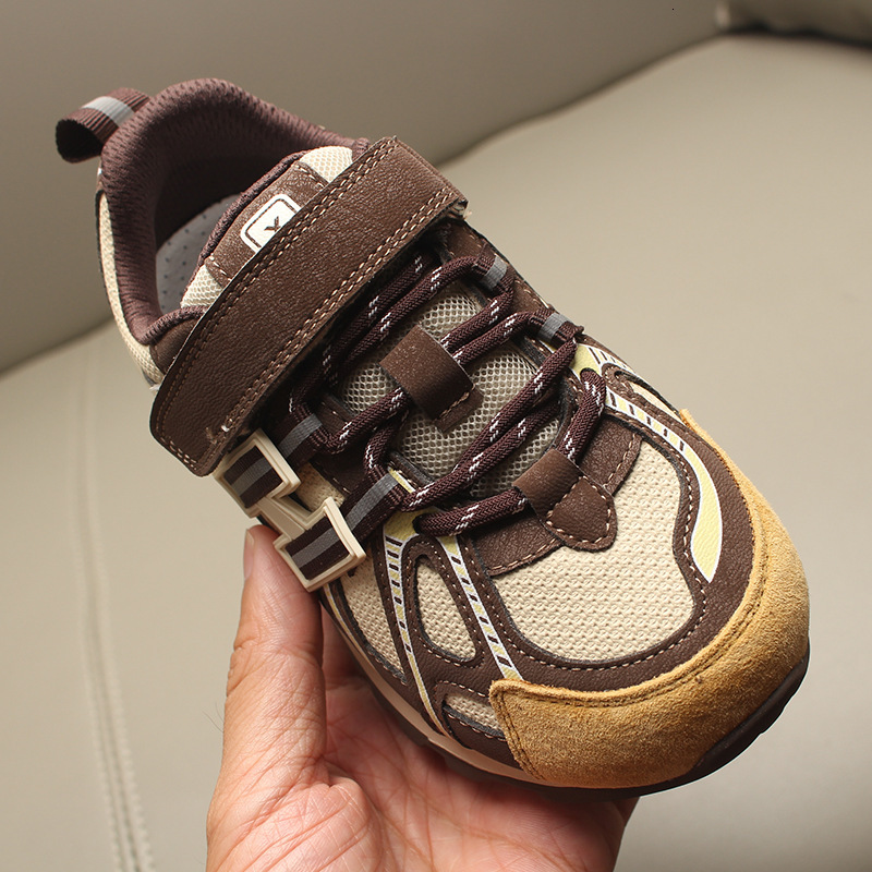 New designer children's sports shoes for boys and girls, soft soled leather Forrest Gump shoes, fashionable and casual parent-child shoes