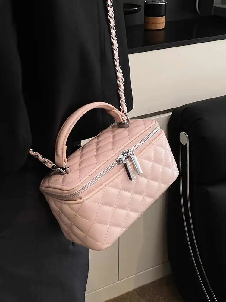 Box Shaped Sense Chain Crossbody Bag Womens PU Single Shoulder Bag Solid Color Leather Handheld Makeup Box Bag 251017