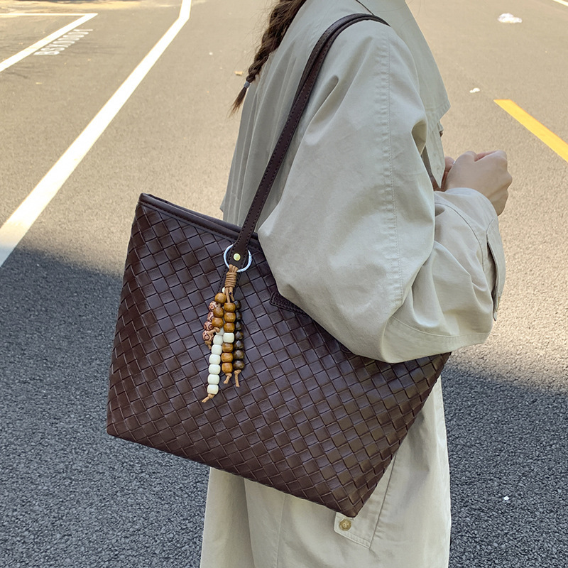 Luxury Brand Designer Bag Large Capacity New Tote Bag Simple Casual New Woven Pattern Single Shoulder Underarm Bag New Casual Solid Color Handbag