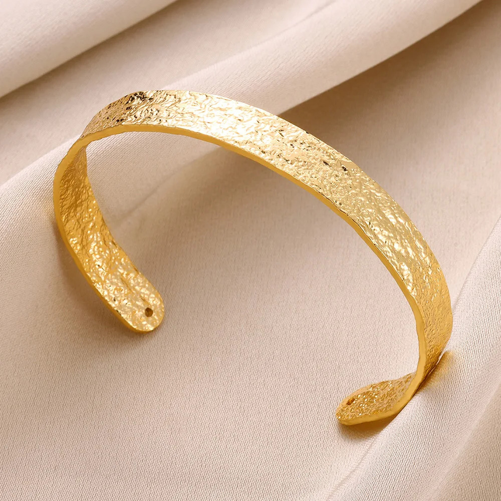 Stainless Steel Wide Bangles for Women Gold Color Chunky Flower Cuff Bangle Bracelet femme Vintage Wedding Jewelry Gifts 251014