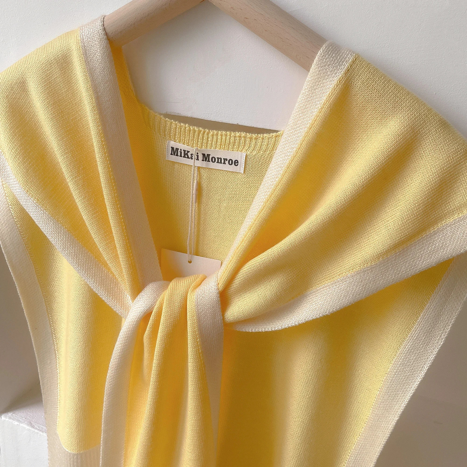 Spring And Autumn Knitted Striped Shawl With HighGrade Summer Office AirConditioned Room Neck And Shoulder Scarf 251016