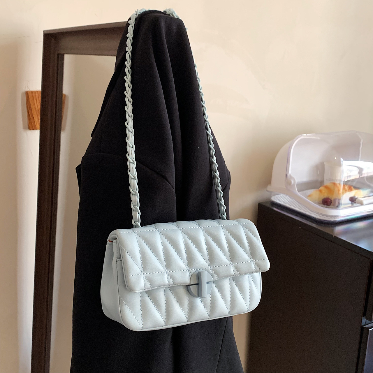 Free shipping designer Fashion Bags New high quality fashionable versatile single shoulder crossbody bag women Stylish Spiffy Snazzy