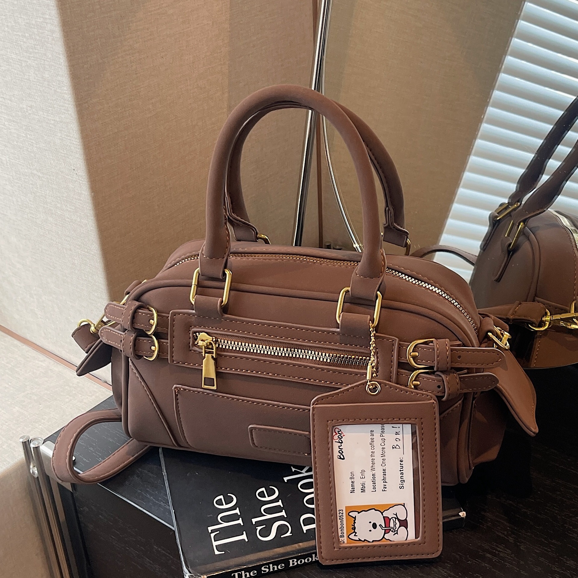 Luxury Brand Designer Bag Post-Apocalyptic Style Motorcycle Bag For Women, Autumn/Winter 2025 New Trendy Fashion Bowling Bag, Versatile Shoulder Cross