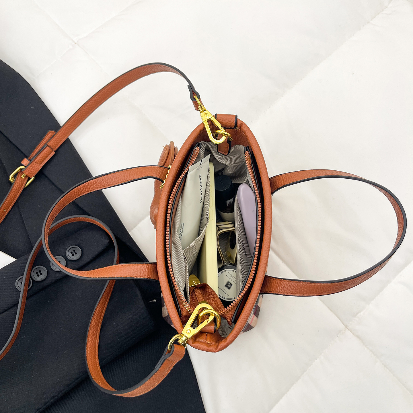 Designer bag free shipping Light luxury texture casual shoulder bag retro plaid versatile commuting handbag for women