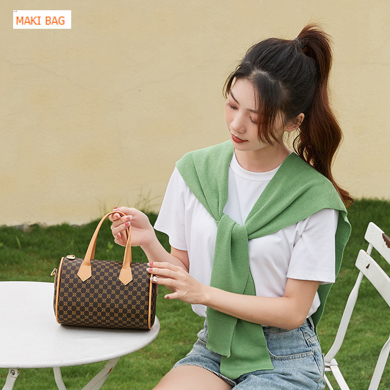 New printed handbag, fashionable casual retro large capacity crossbody bag, women's shoulder bag, designer bag, wallet, luxury bag
