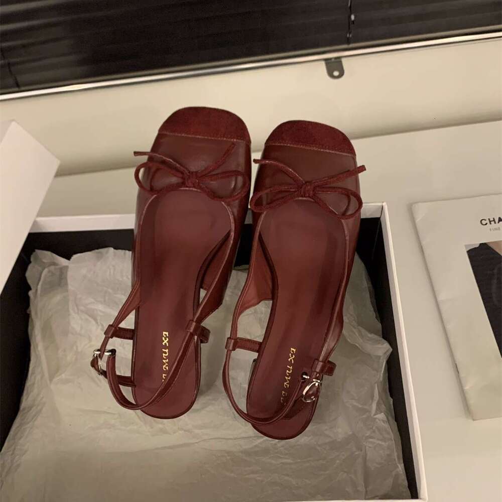 French Style Mid-High Heel Silver Closed-Toe Sandals Fairy 2025 New Spring Designer Shoe Summer Bowknot Dress Shoes