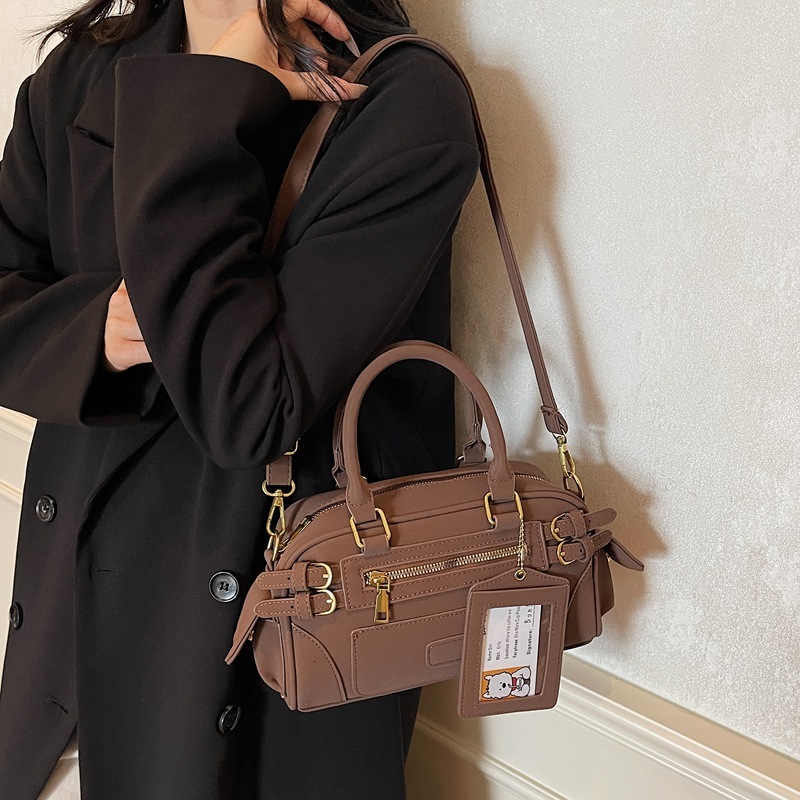 Luxury Brand Designer Bag Post-Apocalyptic Style Motorcycle Bag For Women, Autumn/Winter 2025 New Trendy Fashion Bowling Bag, Versatile Shoulder Cross