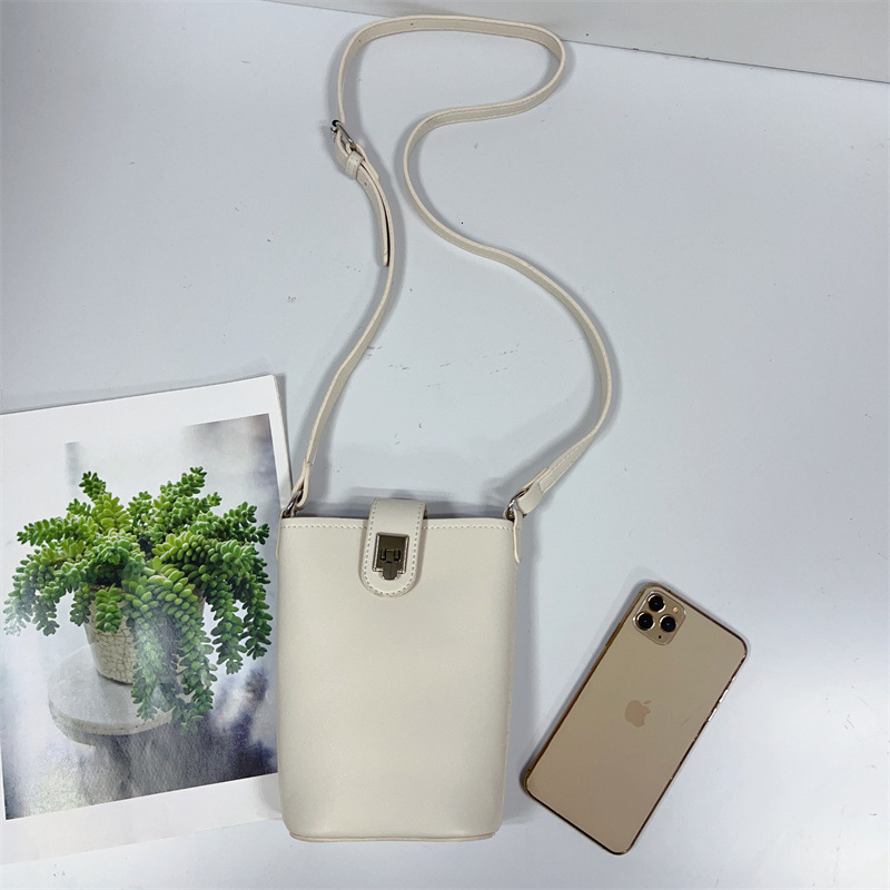 Luxury Brand Designer Bag Fashion Trend Crossbody Bucket Bag New Versatile Single Shoulder Women's Small Bag Korean Version Lightweight Soft Leat