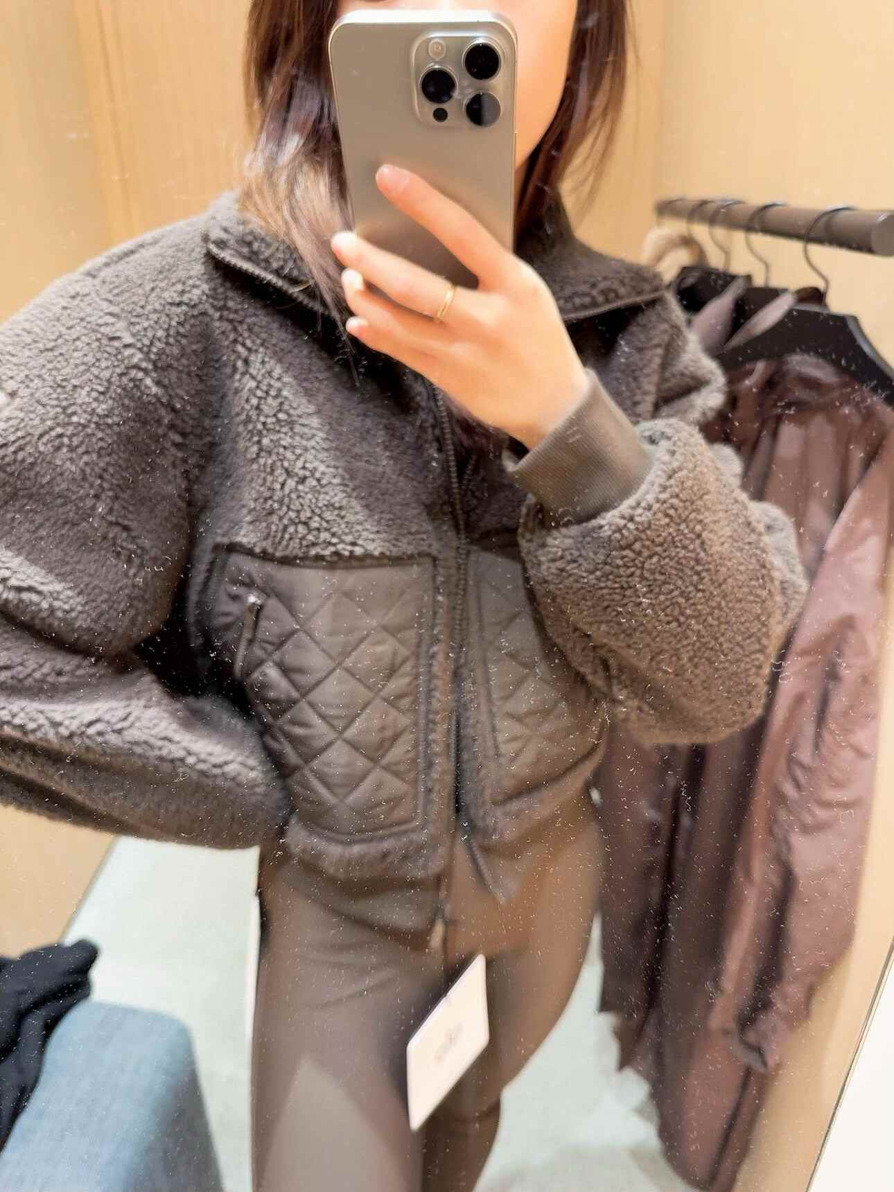 Design A*o Brand 25 Early Autumn New Style Granular Teddy Lambswool Splicing Jacket Selected environmentally friendly lambswool is elastic