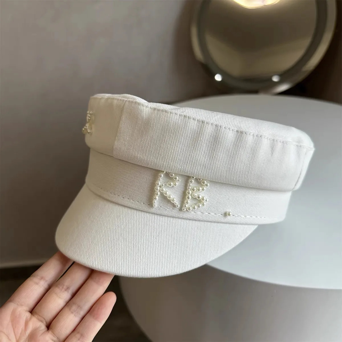 Cotton Letter Decorative Embroidered Flat Top Navy Hat Korean Fashion sboy Cap Baker Boy Hat Visor Gorras Mujer White Cap 251017