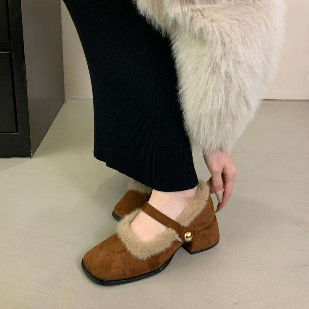 Chunky Heel French Style Furry for Women 2025 New Autumn Winter Designer Shoe Closed Toe Half Slippers with Fleece Lining