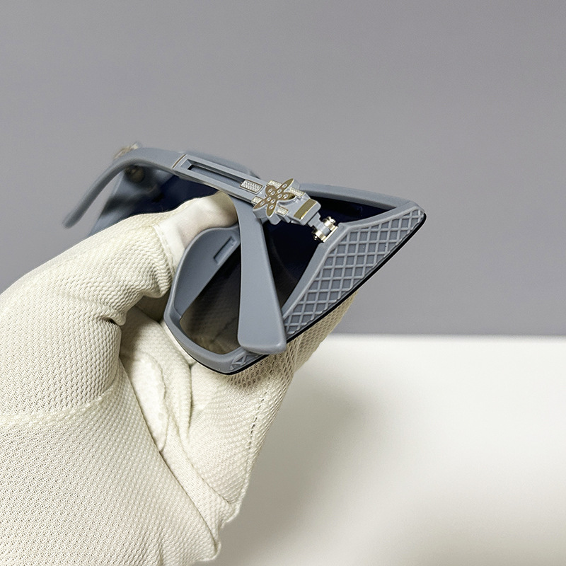 Luxury Brand Designer Jewelry Five-Star Decorative Eyewear Accessories Export Sunglasses Online Style Beauty Bare Face Polarized Glasses Simple Elegan