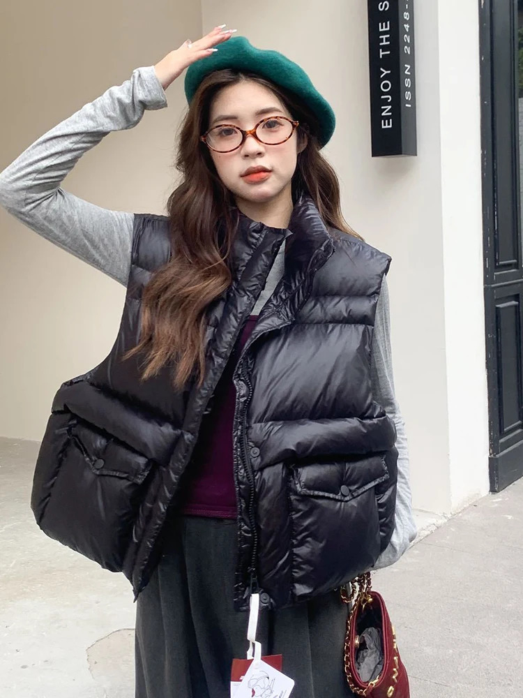 Autumn Winter Solid Stand Collar Down Vest Women 90 White Duck Down Zipper Pocket Vest Female Quilted Sleeveless Waistcoat Coat 251016