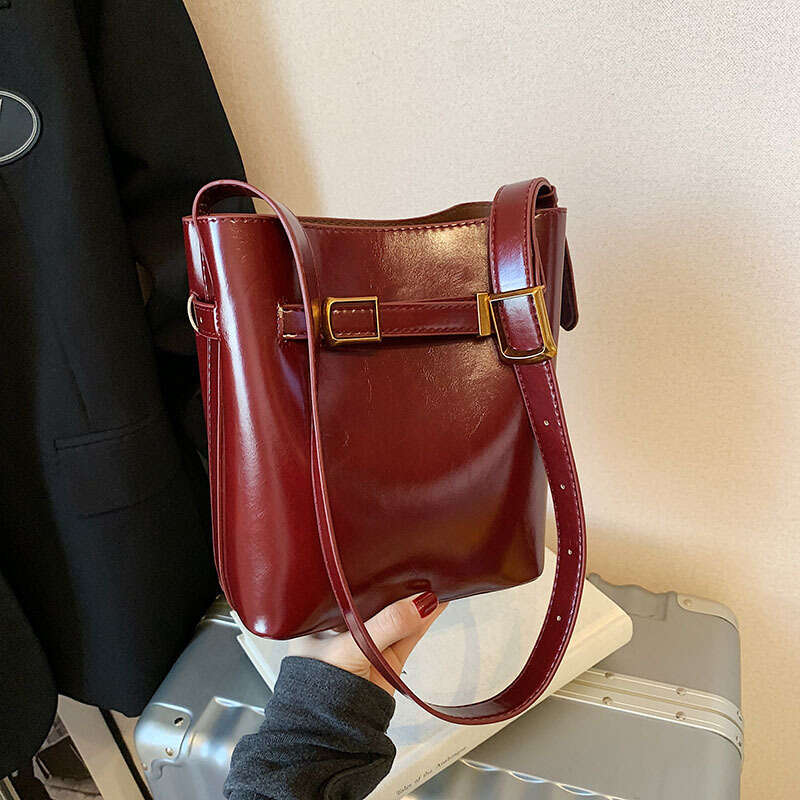 Designer Bags High-Quality Texture Small for Women 2025 Spring New Versatile Crossbody Fashionable Super Popular Single Shoulder Bucket Bag