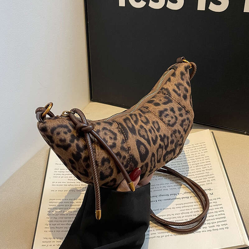 Designer Bags Trendy Niche Leopard Print for Women 2025 New Autumn Versatile Crossbody Dumpling Popular Horn Bag