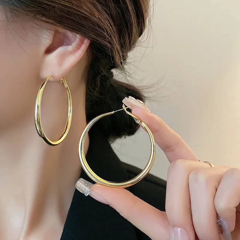 Fashion Exaggerated Big Circle Hoop Earrings for Women Statement Jewelry Smooth Circle Earrings Femme Boucles doreilles 251013