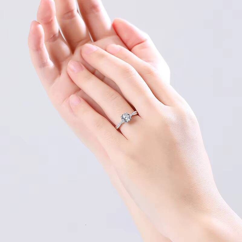 S925 Sterling Silver 1ct D Color Moissanite Ring Female Diamond Wedding Ring Classic Fourclaw Moissanite Ring for Women