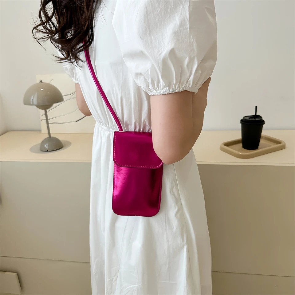 Womens Crossbody Bag Minimalist Tote Bag with Phone Pocket Lightweight Detachable Shoulder Strap for Daily Commutetan 251014