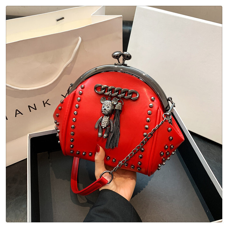 Luxury Brand Designer Bag TEMU New Fashion Rivet Bag 2025 Spring Summer Cartoon Clip Shell Bag Chain Crossbody Women's Bag