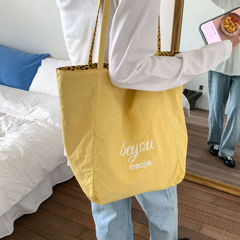 Lightweight Versatile Commuter Designer Bags Large Capacity for Women 2025 New Style Relaxed Feel Single Shoulder College Student Reversible Tote Bag