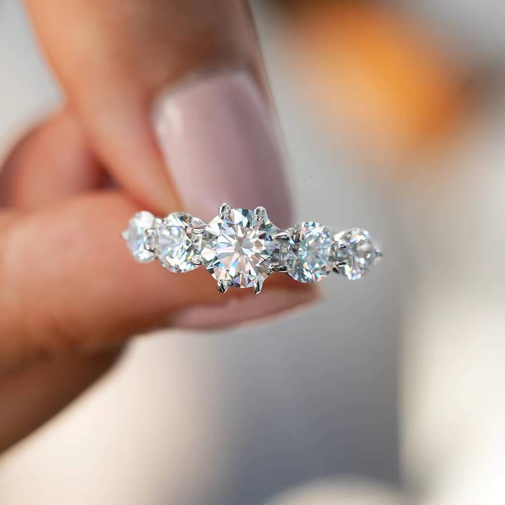 5 Stone Moissanite D VVS Lab Created Women Jewelry 18K White Gold Plated 925 Sterling Silver Wedding Band Ring for Women