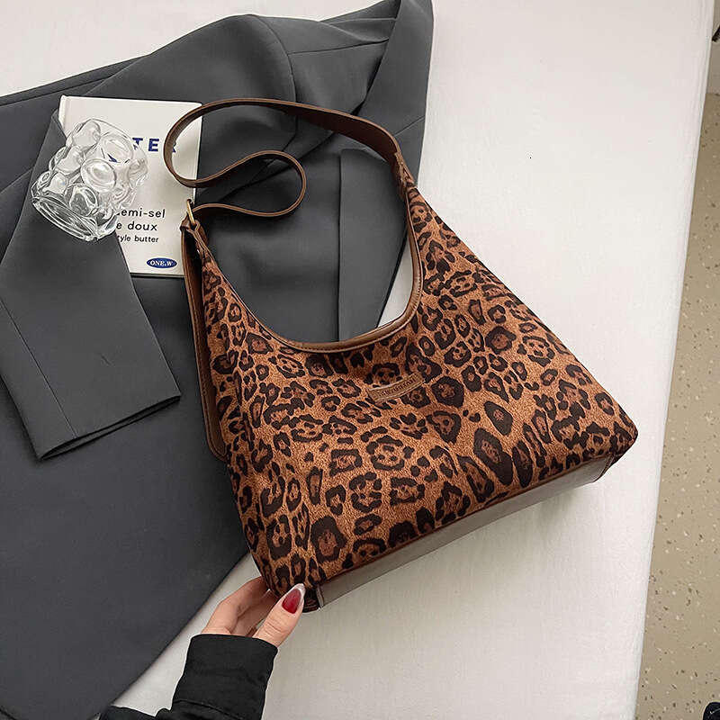 Designer Bag Luxury Bag Leopard Print Women's 2025 Autumn Trendy Shoulder Bag Commuting Shoulder Large Capacity Tote Crossbody