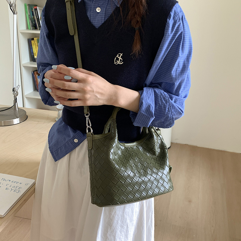 Luxury Brand Designer Bag 2025 New Niche Commuter Handbag Women's Bag Woven Pattern Bucket Bag Simple Shoulder Crossbody Bag