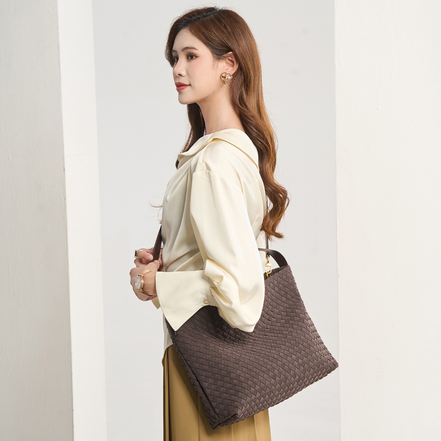 Luxury Brand Designer Bag New Handmade Women's Woven Bucket Bag Fashionable Versatile Large Capacity Shoulder Crossbody Tote Handbag