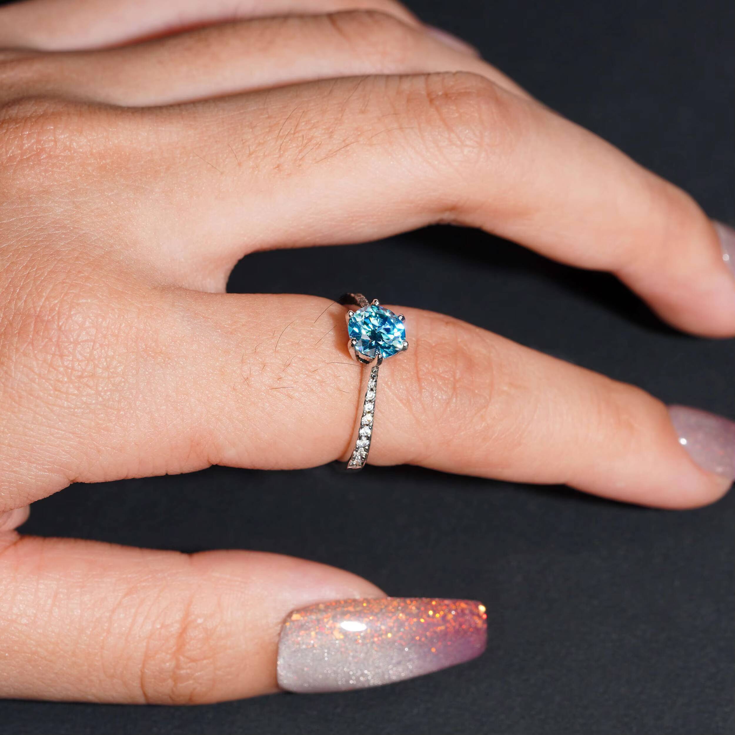 Wholesale Price VVS Moissanite Engagement Ring for Women Hip Hop Jewelry Blue Diamond 925 Silver Iced Out Diamond Wedding Ring