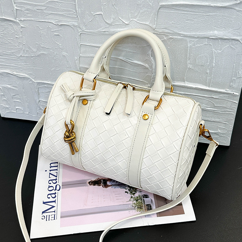 Luxury Brand Designer Bag 2025 New Stylish Versatile Classic Handbag PU Woven Crossbody Bag For Work Commute High-End Solid Color Single Shoulder