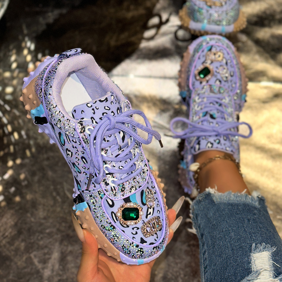 Women's Jeans Luxury Shoes Rhinestone Womens Sneaksers Diamond Breathable Metal Decorative Casual Shoes Non SlipThick Bottoms Designer Sports Sho