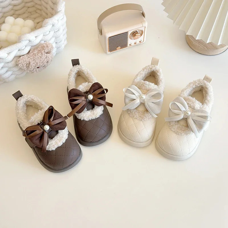 Outdoor Girls Winter Cotton Shoes Fashion Beige Kids Soft Bottom Princess Shoes Warm Causal Childrens Plush Shoes with Bowknot 251014