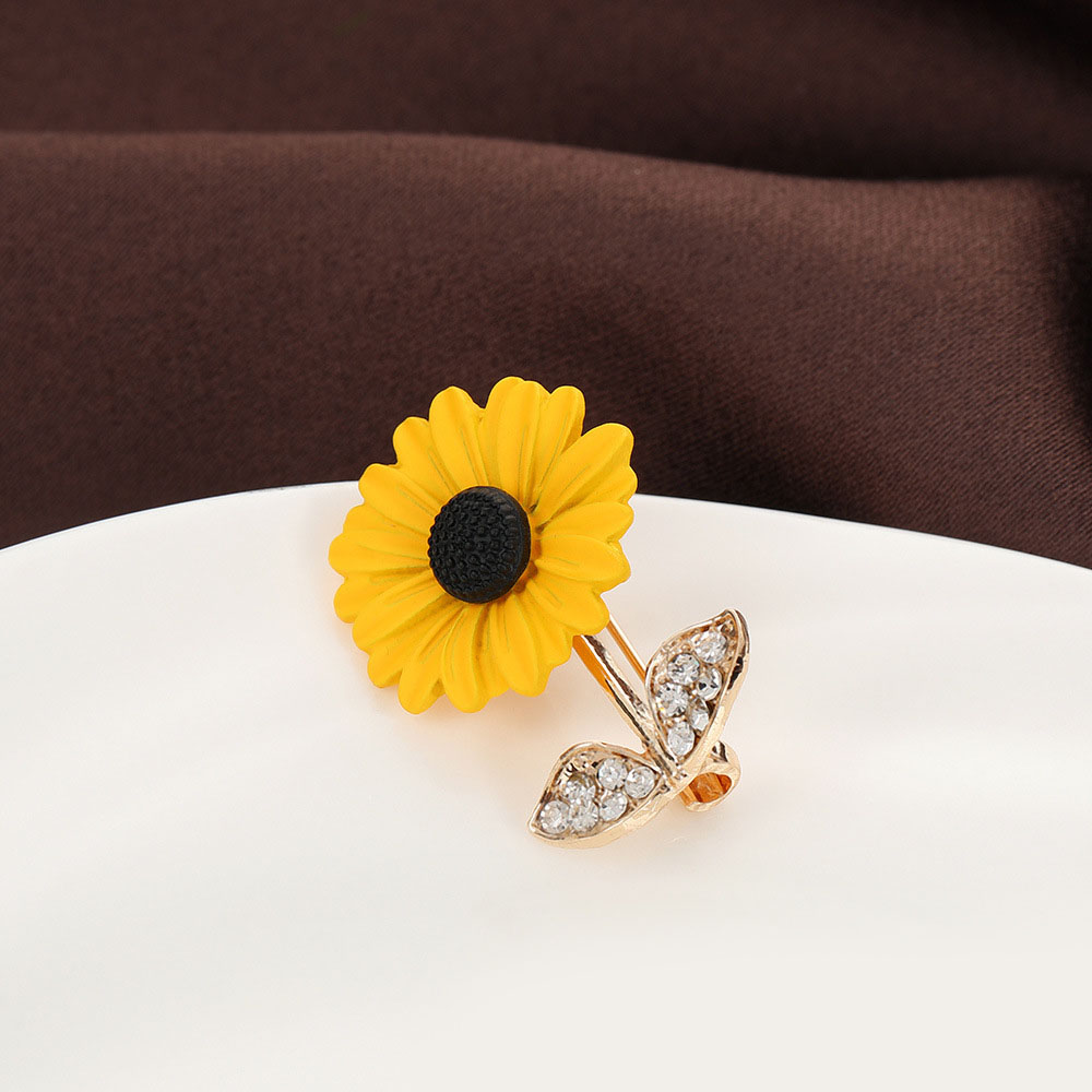 Creative Sunflower Brooch Pins for Women European Popular Design Flora Flower Crystal Brooches Collar for Blazer Shirt Hat Scarf Accessories Jewelry G