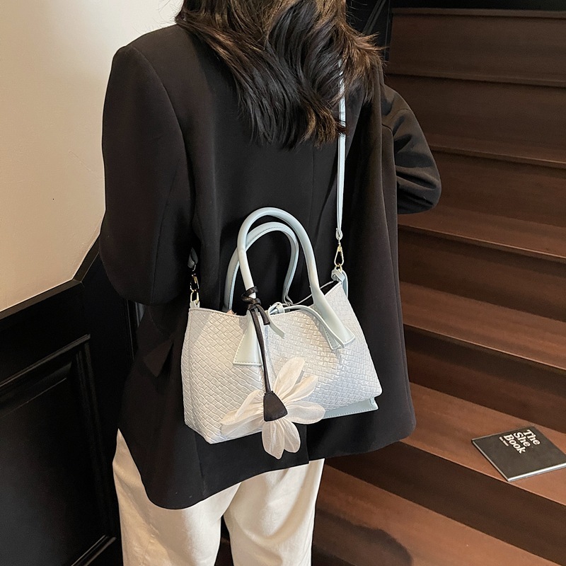 Luxury Brand Designer Bag Flower Pendant Shoulder Bag For Women 2025 Summer New Sheepskin Woven Basket Bag Fashion Versatile Trendy Tote Bag