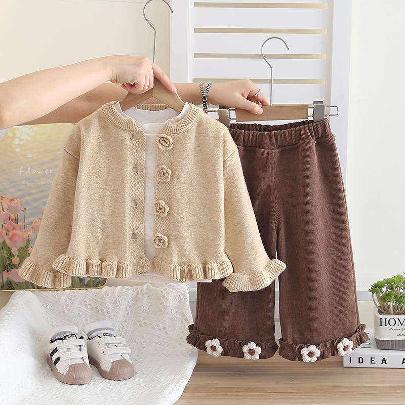 Girls' autumn outfit set 2025 new style baby girl spring and autumn four flower sweater three piece set fashionable Korean version trend free shi