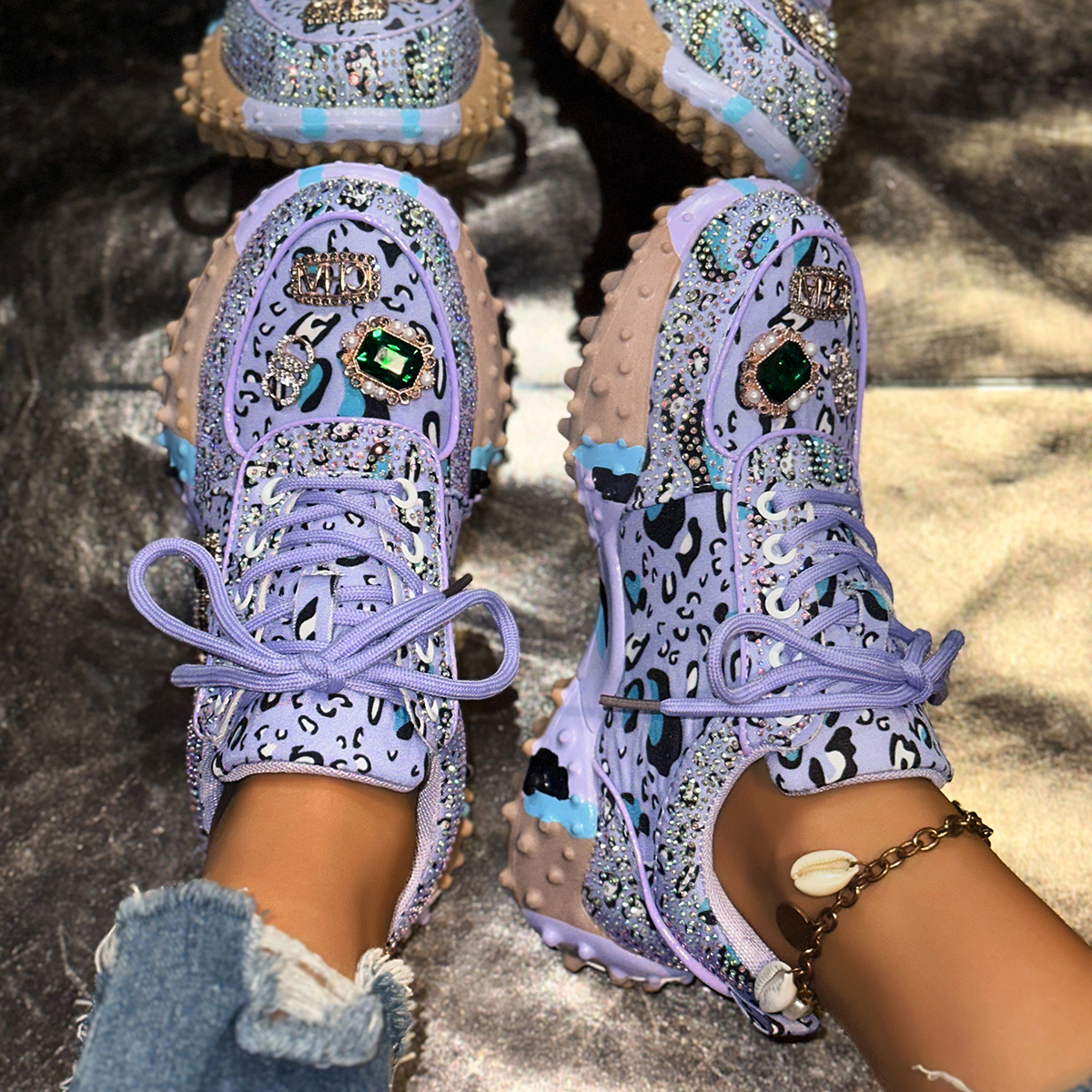 Women's Designer Sneakers Leather Metal Decorative Jeans Luxury Shoes Diamond Breathable Casual Thick Bottoms Non Slip Running Shoes Outdoor Leis