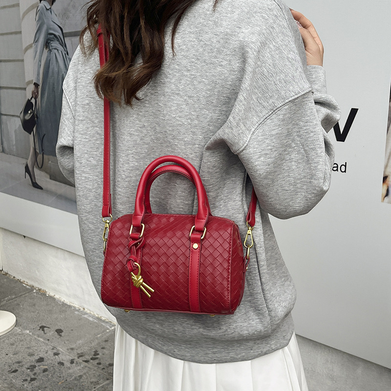 Luxury Brand Designer Bag Spring Summer New Handheld Boston Bag Woven Bag Business Commuter Travel Bag Single Shoulder Crossbody Handbag