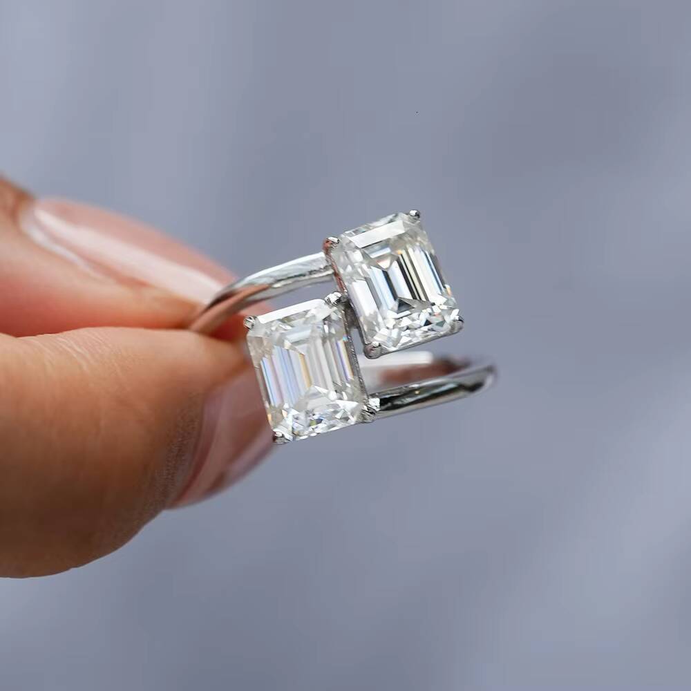 HighEnd Luxury Moissanite Ring S925 Silver Sugar Cube Two Main Stone Emerald Moissanite Ring for Women