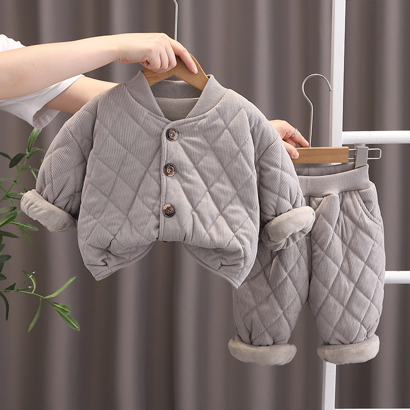 Baby Winter Warmth Set 2025 Children's Clothing for Boys and Girls with Western Style and Thick Velvet Home Clothes, Two piece Outer Set