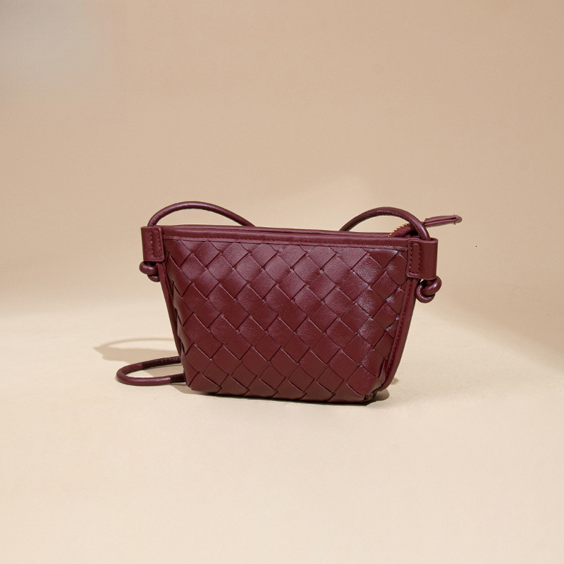 Luxury Brand Designer Bag New Solid Color Versatile Crossbody Woven Women's Bag Casual Creative Coin Purse Small Cute Mini Dumpling Bag