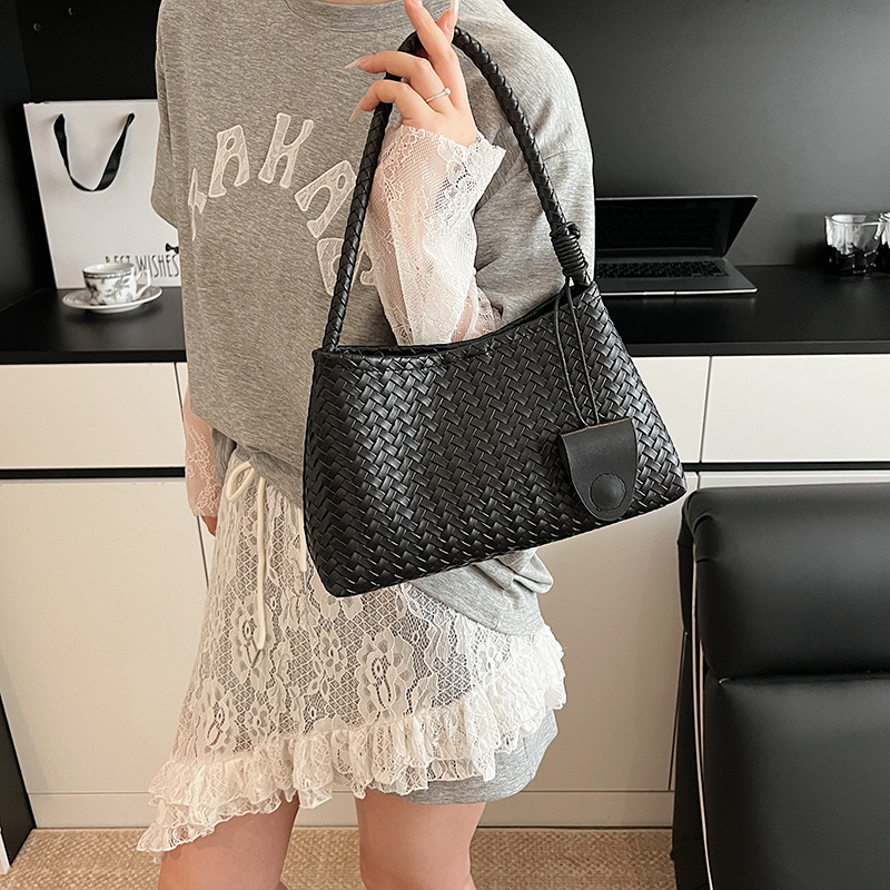 Luxury Brand Designer Bag French Style High-End Niche Design Woven Underarm Bag 2025 New Handheld Simple Casual Shoulder Bucket Bag